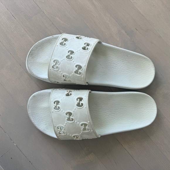Gucci White Slides - Picture 1 of 2